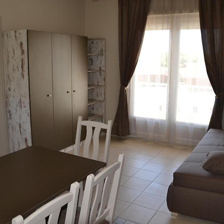 Ferienwohnung Aranyszarvas Panzio, Etterem Es Grillterasz Exterior foto