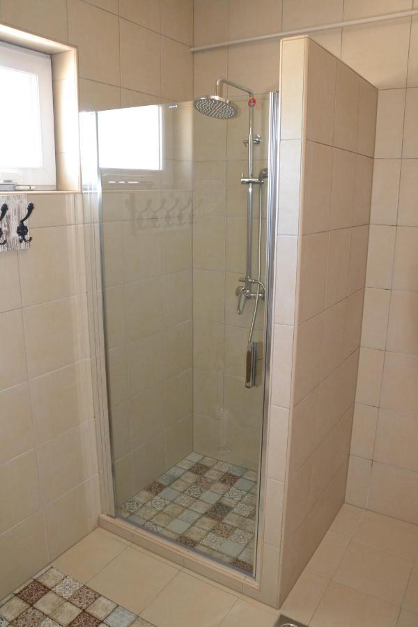 Ferienwohnung Aranyszarvas Panzio, Etterem Es Grillterasz Exterior foto