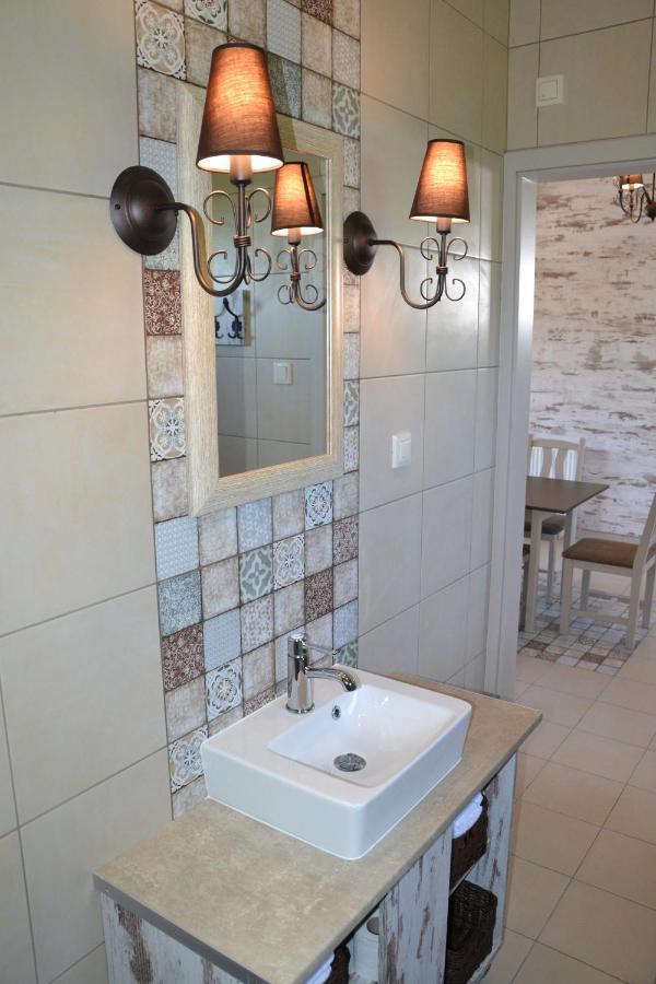 Ferienwohnung Aranyszarvas Panzio, Etterem Es Grillterasz Exterior foto