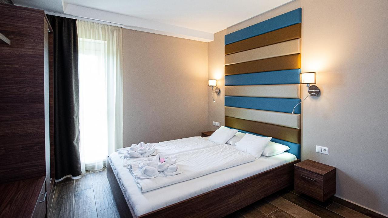 Ferienwohnung Aranyszarvas Panzio, Etterem Es Grillterasz Exterior foto
