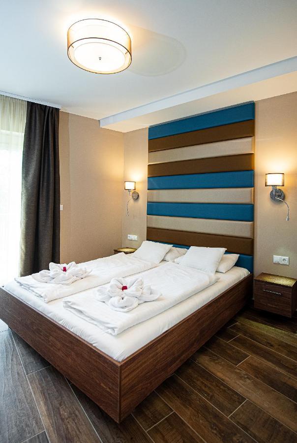 Ferienwohnung Aranyszarvas Panzio, Etterem Es Grillterasz Exterior foto
