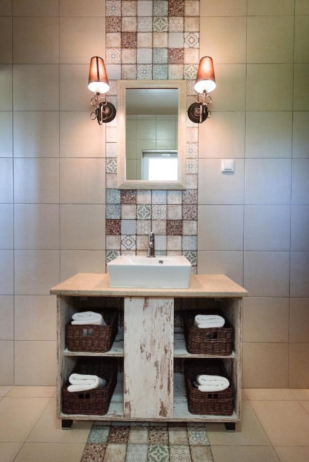Ferienwohnung Aranyszarvas Panzio, Etterem Es Grillterasz Exterior foto